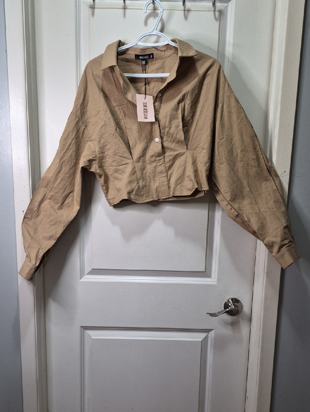 Missguided Beige Cropped Button-Up Shirt